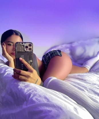 Я знаю, как доставить тебе незабываемое удовольствие и утолить твою жажду страсти. Позволь мне показать тебе настоящий рай и отдохни от повседневной рутины. У меня есть множество возможностей, которыми я готова поделиться с тобой. Эксперименты, игры, массаж - все для того, чтобы ты почувствовал себя по-настоящему особенным. Мои клиенты всегда остаются довольными и возвращаются ко мне снова и снова. Фото в моем профиле - это настоящая я, красивая и раскрепощенная. Я живу в Москве и готова встретиться с тобой прямо сейчас. Давай создадим незабываемые моменты вместе! 💋🔥🌟 8868, 25 лет